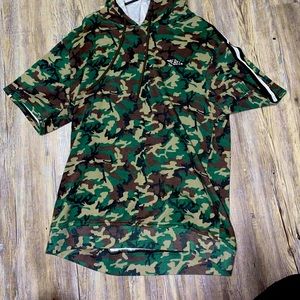 Camo, hooded, short-sleeved